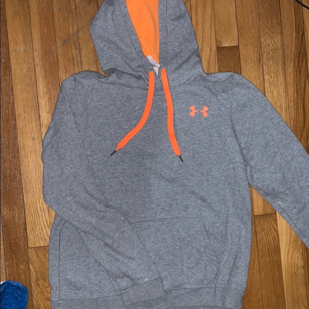 Under Armor sweatshirt